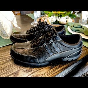 Rockport XCS walking shoes Sz 9.5 VeryComfortable